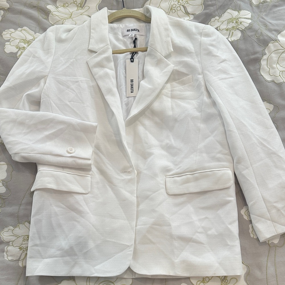 BB Dakota Crisp White Blazer- Size Small